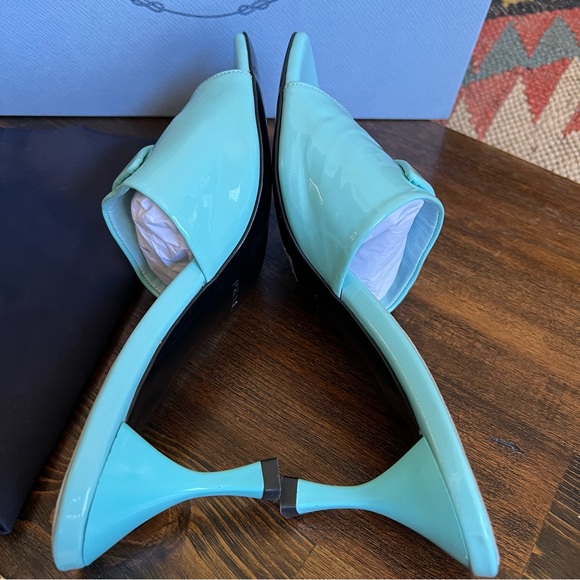 Prada Triangle Logo Spazzolato Glossy Leather 65mm Sandals $1,100 Used Twice! - Picture 11 of 15